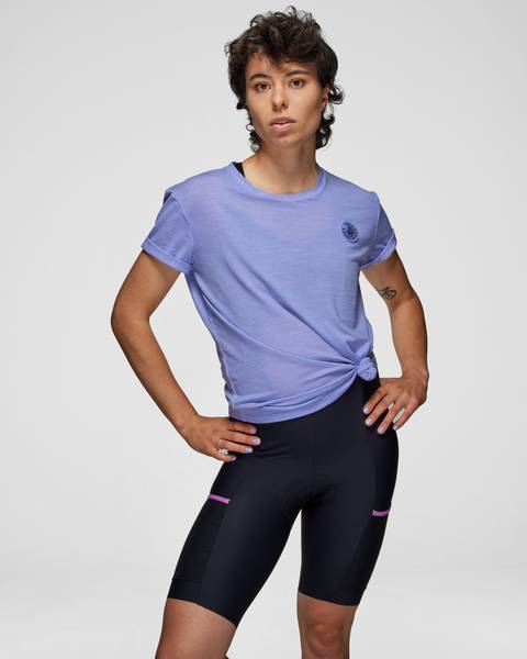 Model is wearing a size M t-shirt and S bib short